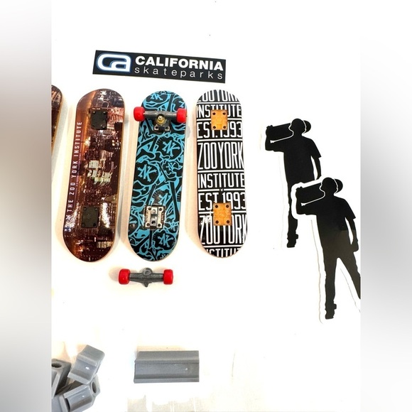 Tech Deck Finger Boards, Parts,  Stickers - Zoo York Skateboard Toy - Picture 3 of 10